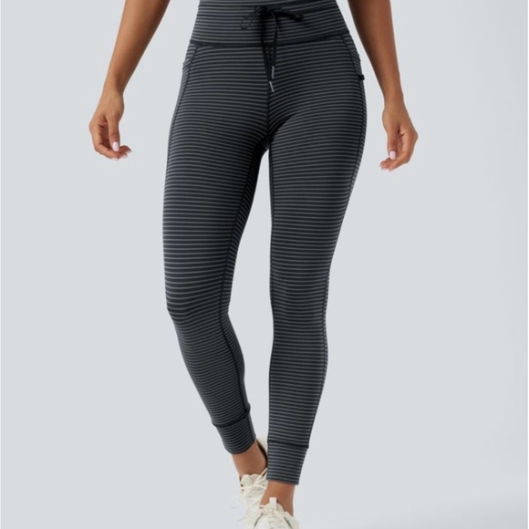 High Waisted Drawstring Striped Yoga Leggings with Pockets - Picture 2 of 4